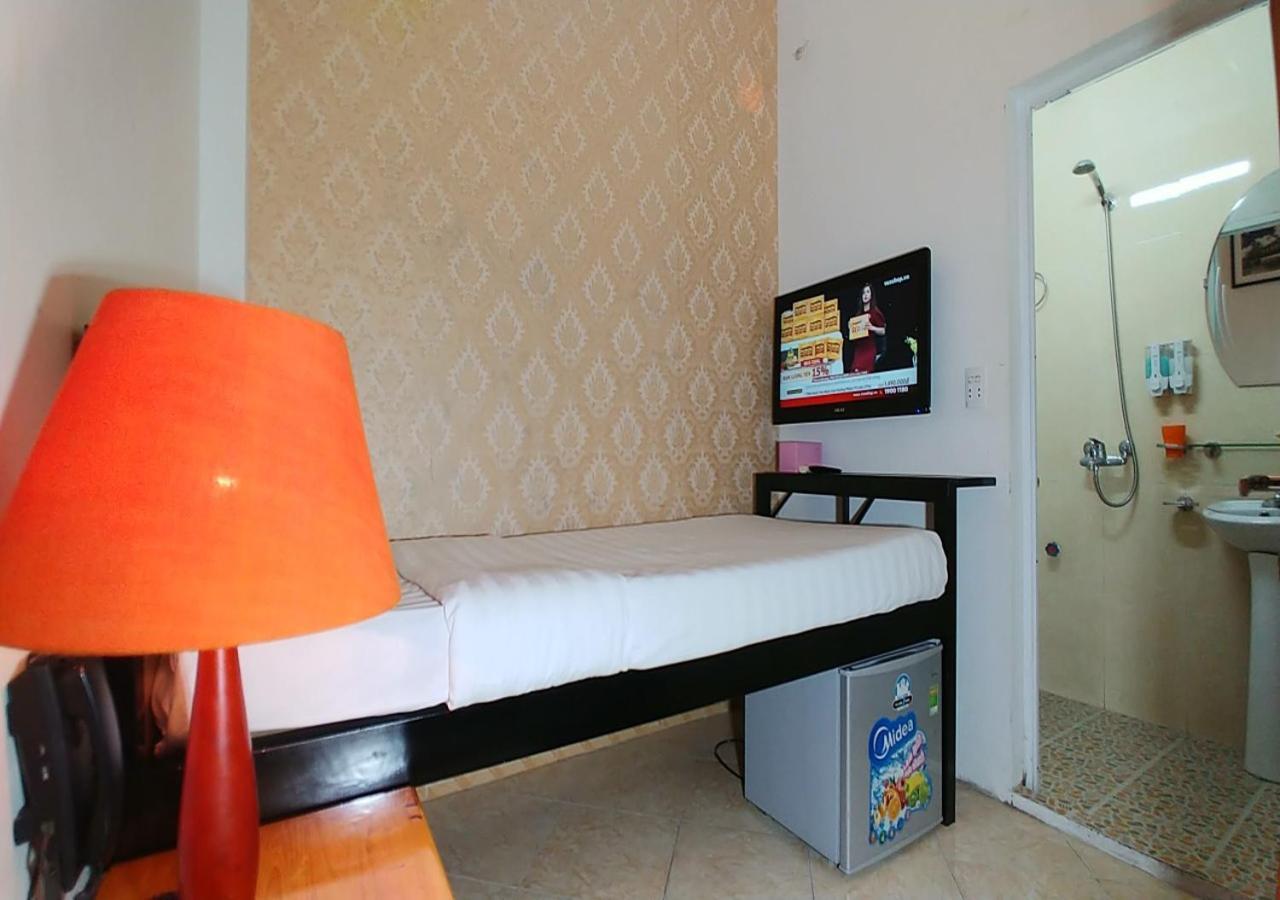 Mad Monkey Hanoi Hostel Exterior foto
