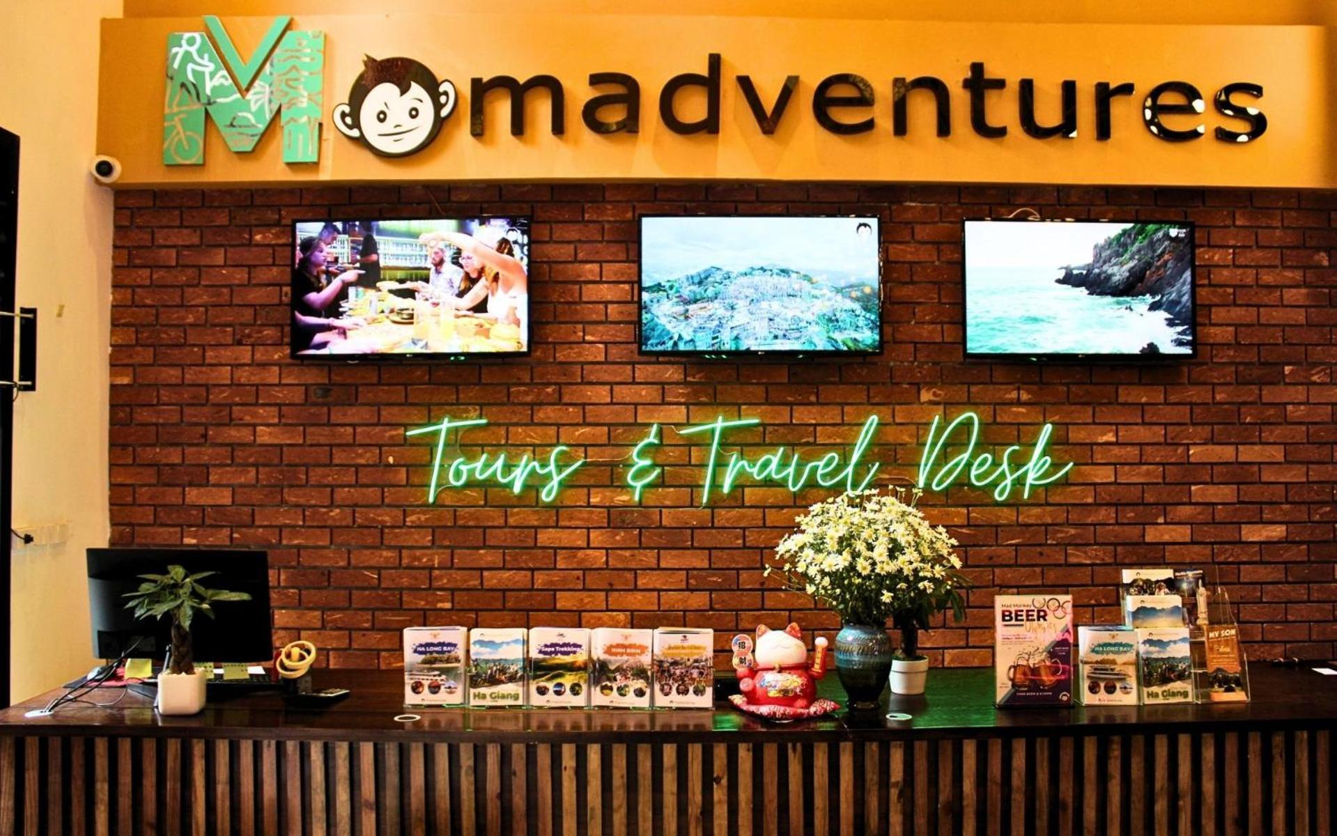 Mad Monkey Hanoi Hostel Exterior foto