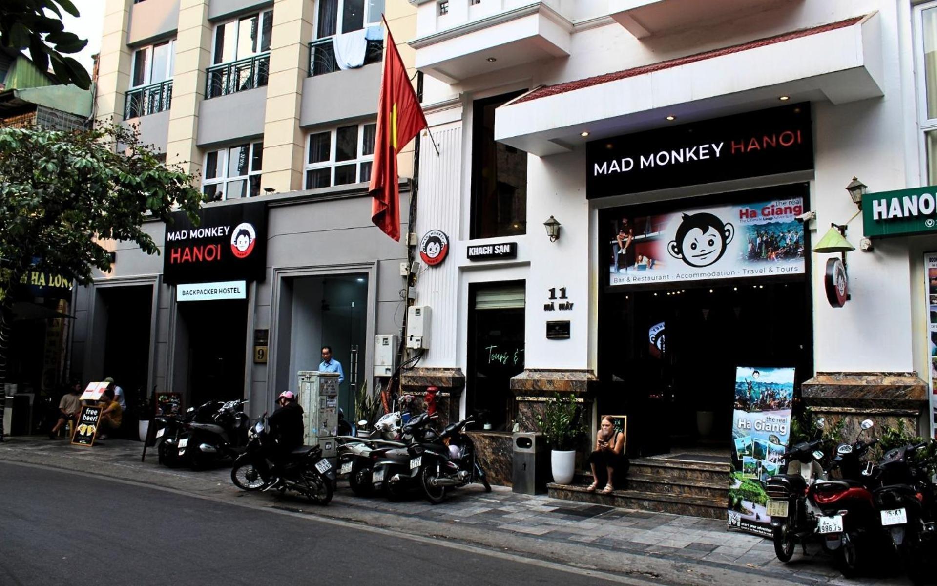 Mad Monkey Hanoi Hostel Exterior foto